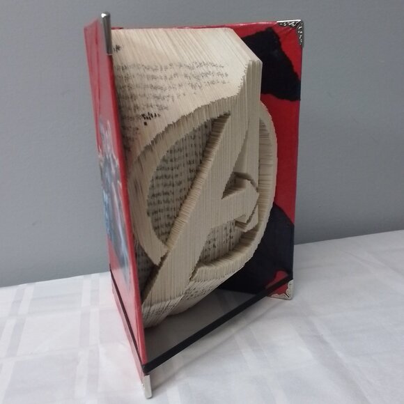 Marvels Avengers 3 Dimensional Book Sculpture - Picture 3 of 5